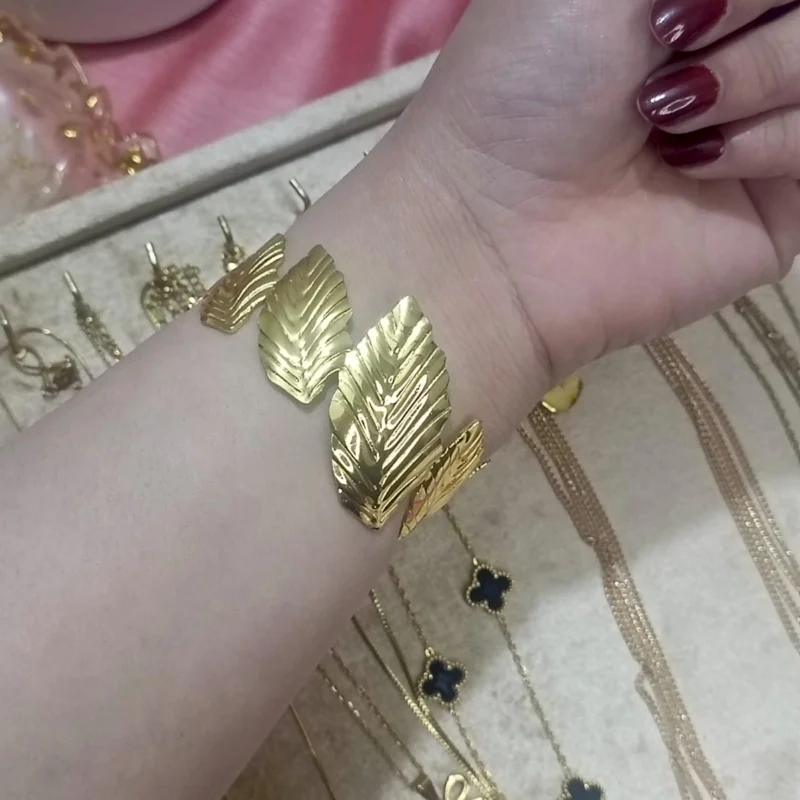 leafcuf Gold Leaf Cuff Bracelet | Stainless Steel Statement Jewellery
