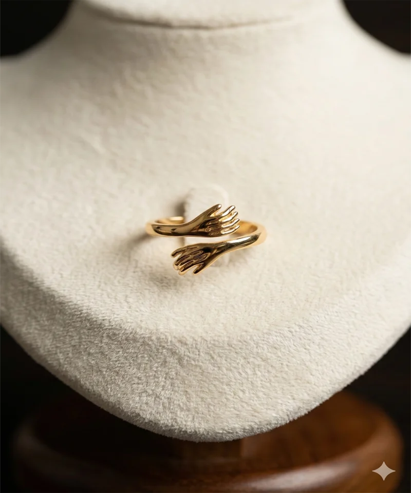 ring9 Amora Hugging Hands Ring
